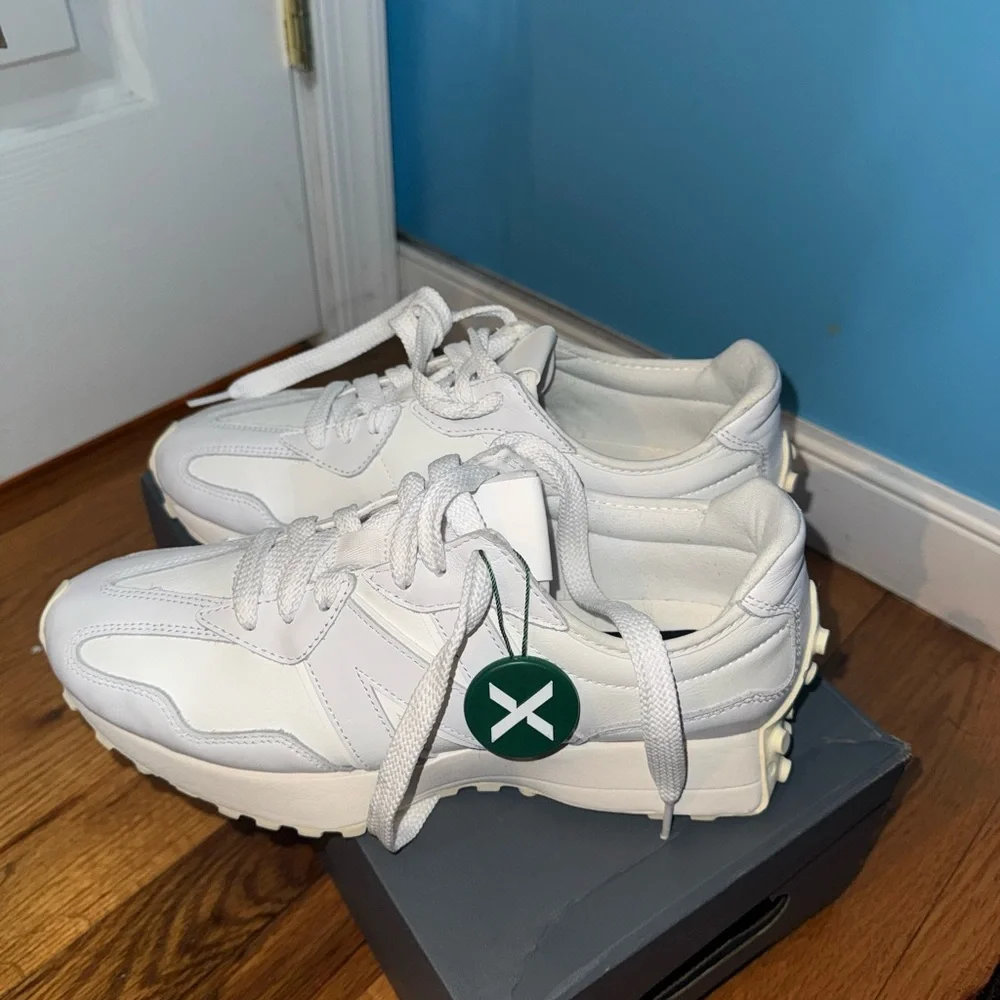 New Balance 327 White Leather - Size 9.5 Men and 11 Women Unisex - Picture 4 of 7